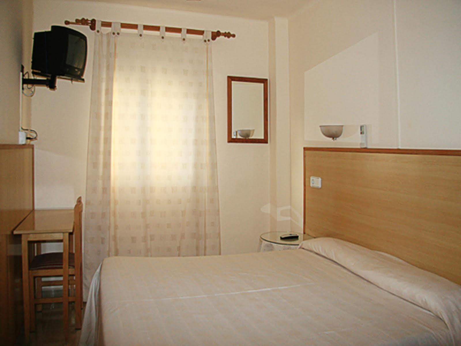 Hostal Residencia Europa Punico Ibiza Town Luaran gambar