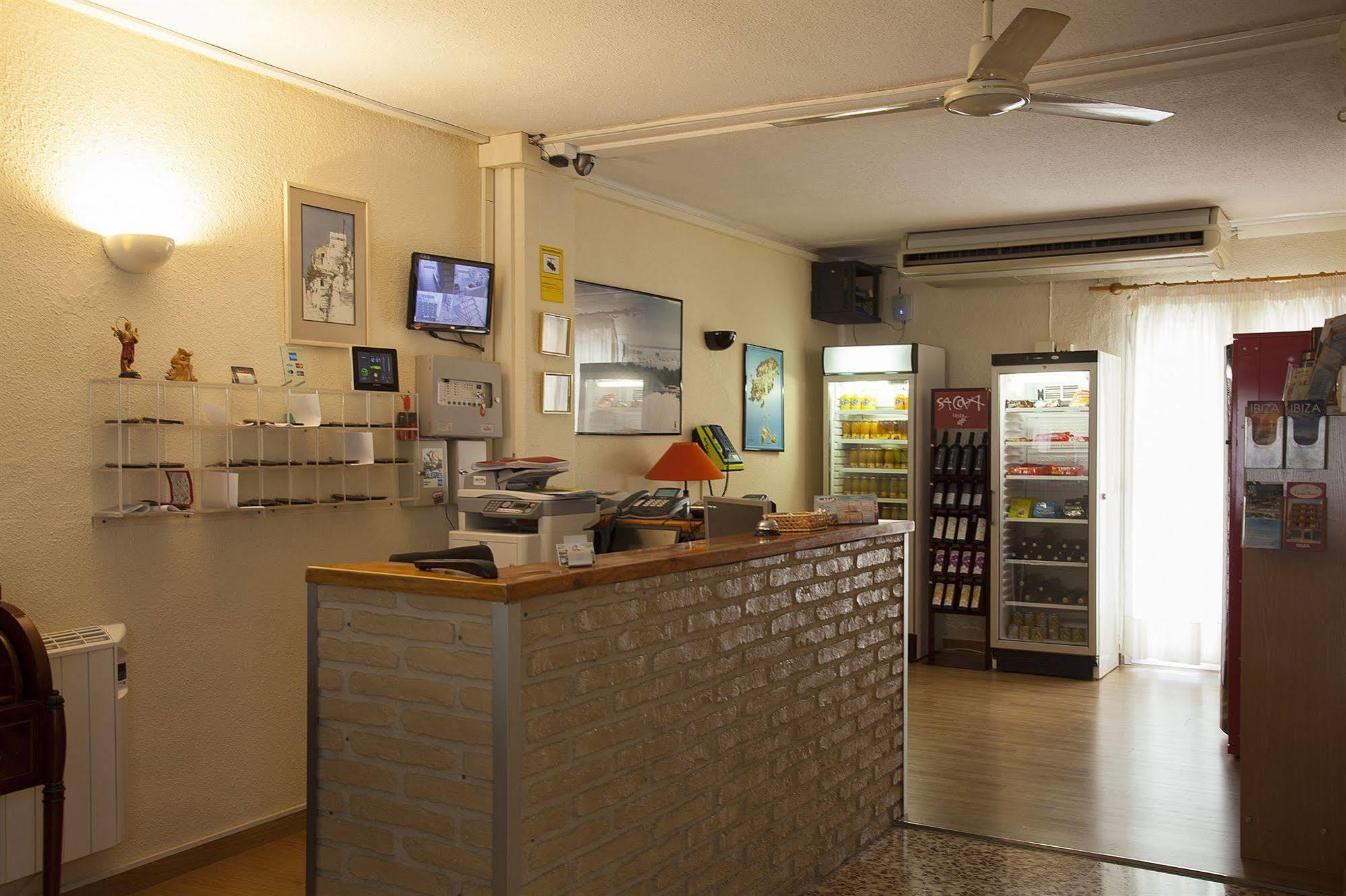 Hostal Residencia Europa Punico Ibiza Town Luaran gambar