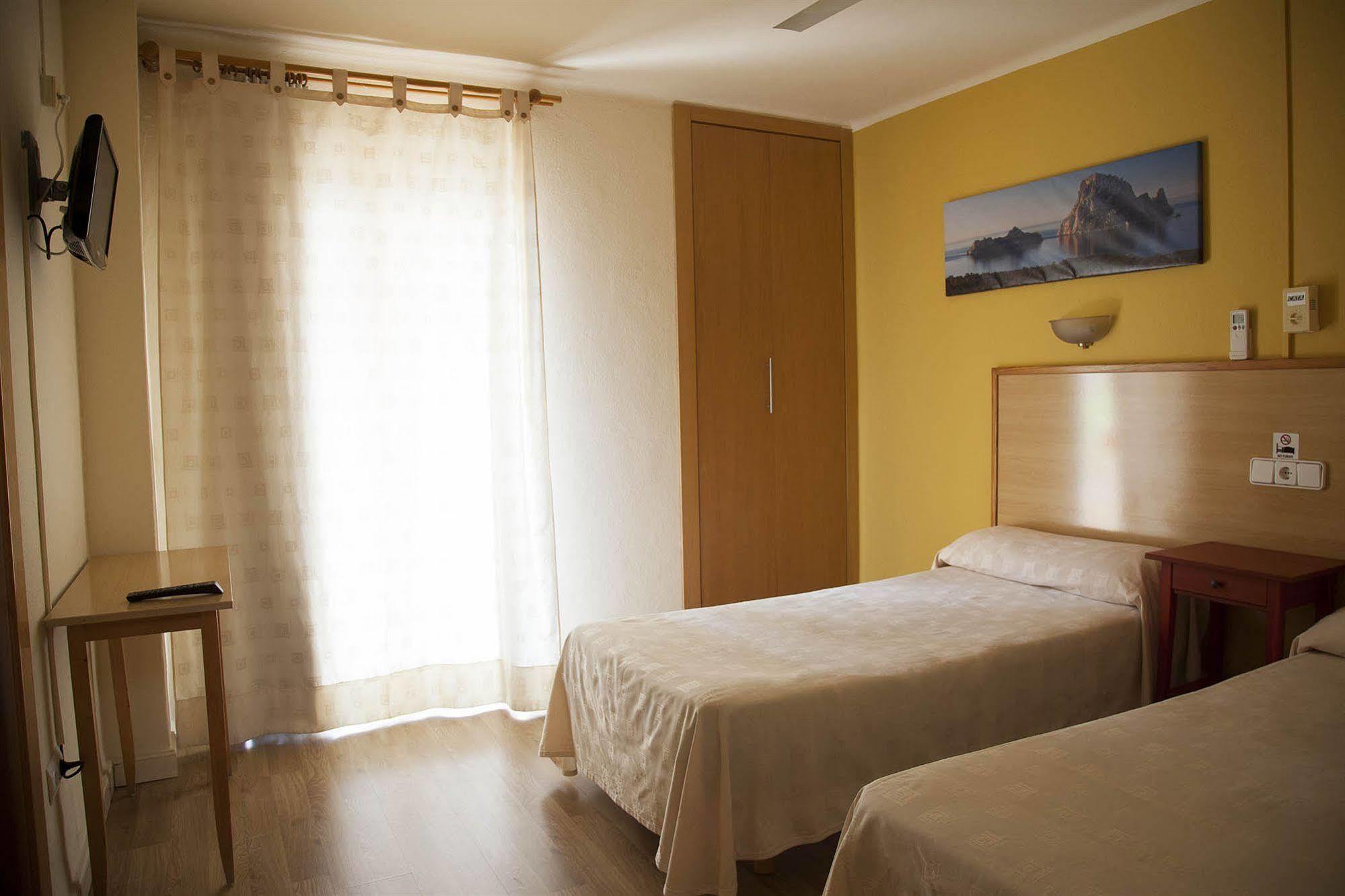 Hostal Residencia Europa Punico Ibiza Town Luaran gambar