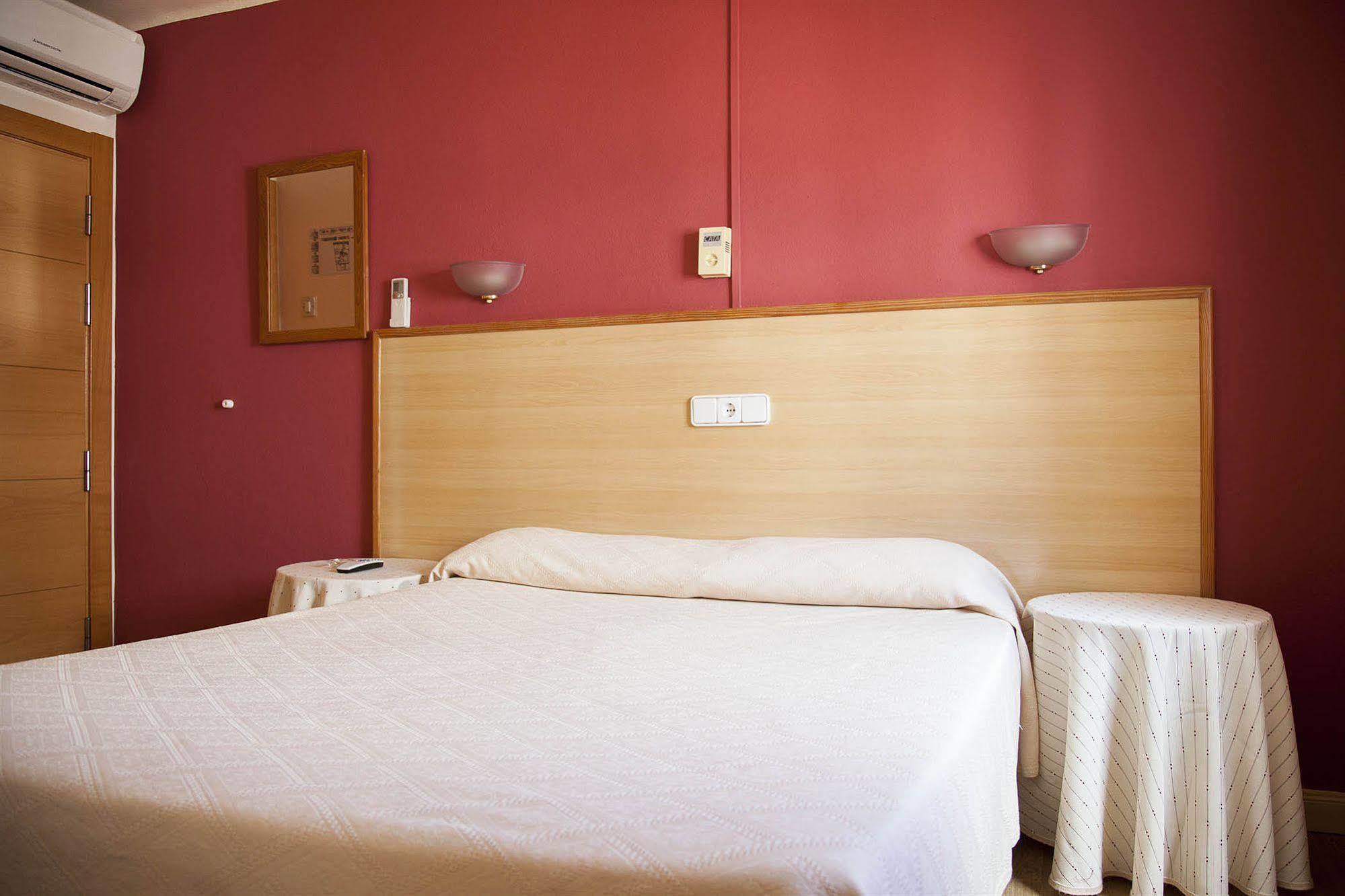 Hostal Residencia Europa Punico Ibiza Town Luaran gambar
