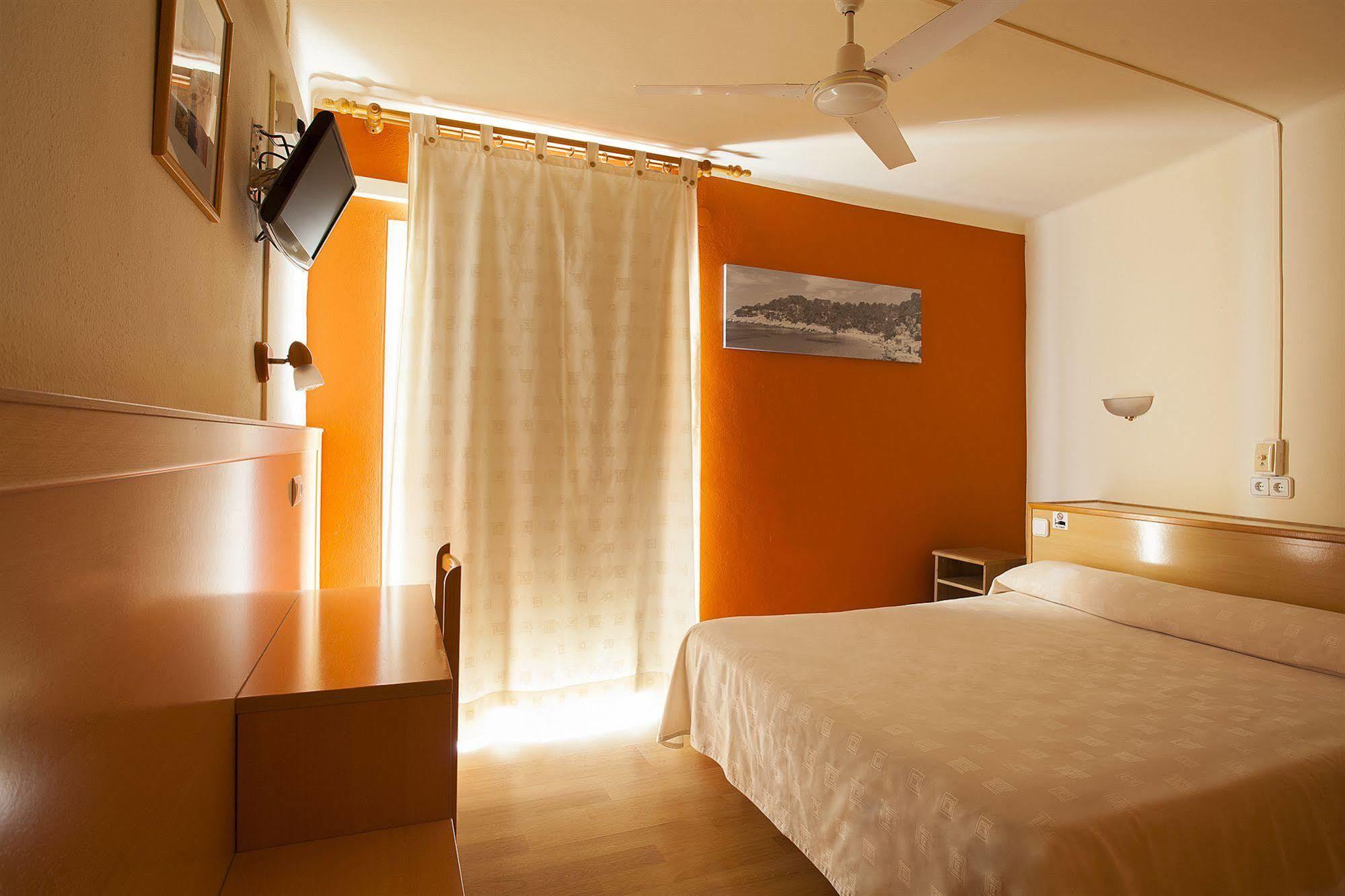 Hostal Residencia Europa Punico Ibiza Town Luaran gambar