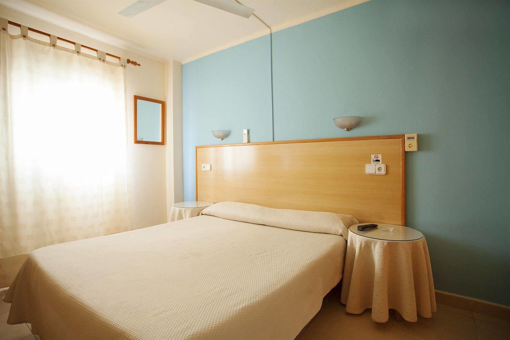 Hostal Residencia Europa Punico Ibiza Town Luaran gambar