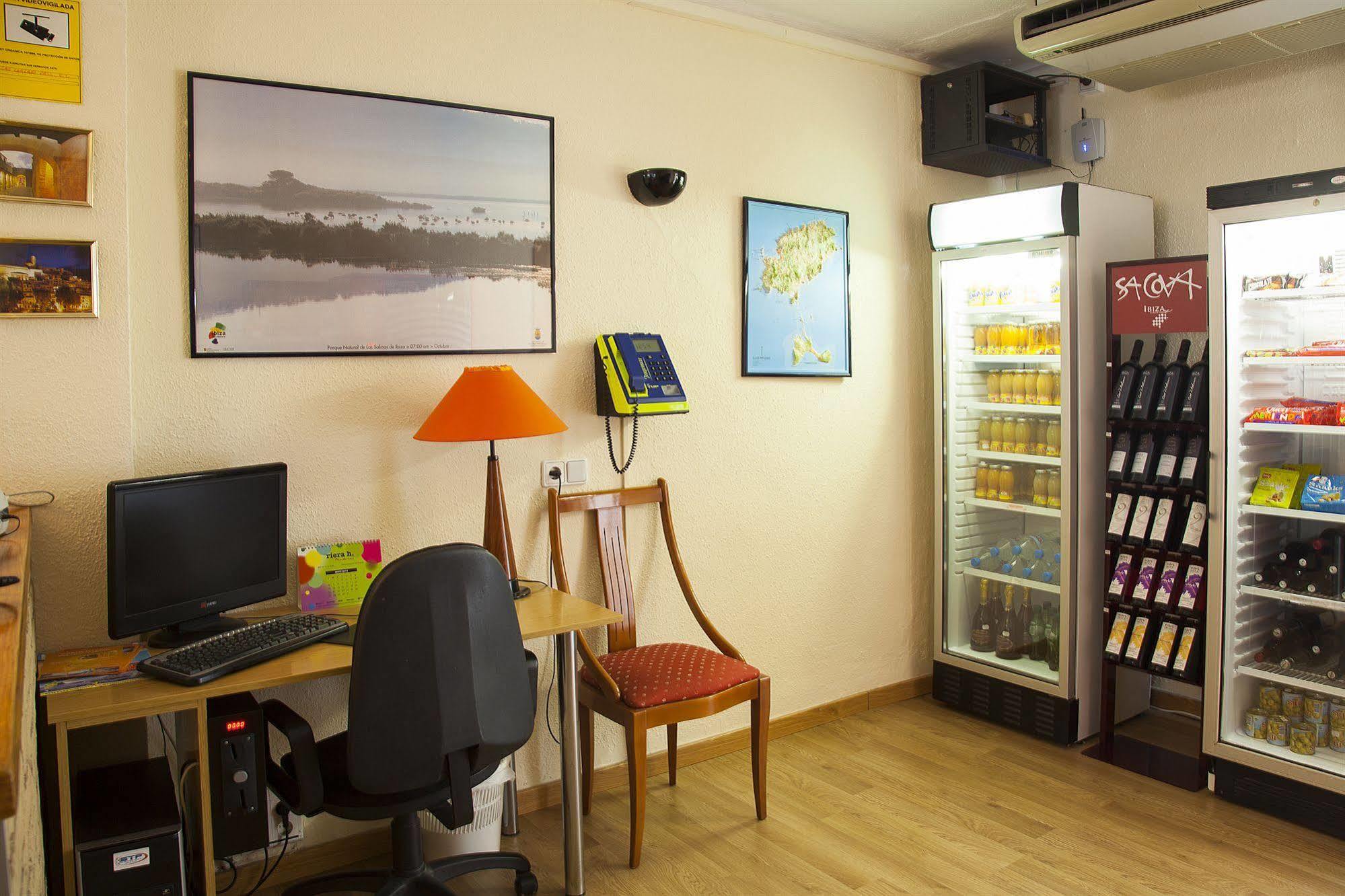 Hostal Residencia Europa Punico Ibiza Town Luaran gambar